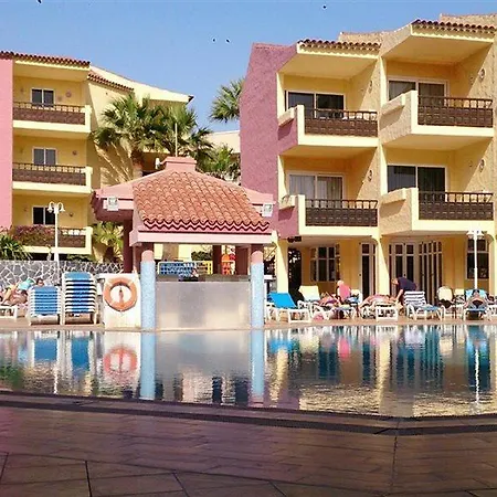 Marino Tenerife طوستا ديل سيلونثيو