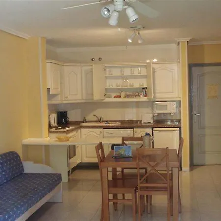 Marino Tenerife طوستا ديل سيلونثيو