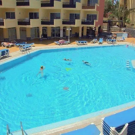 Marino Tenerife طوستا ديل سيلونثيو