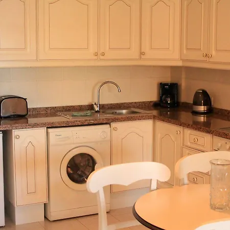 Marino Tenerife طوستا ديل سيلونثيو